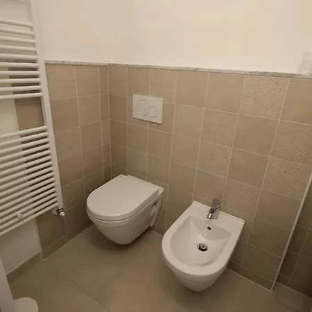 Pochi Passi Dal Mare *