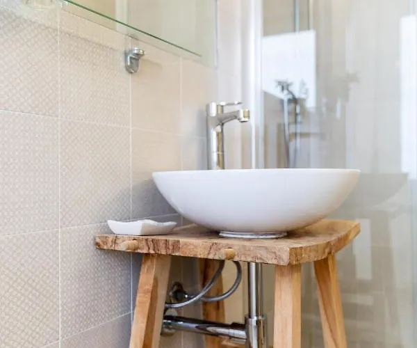 Pochi Passi Dal Mare