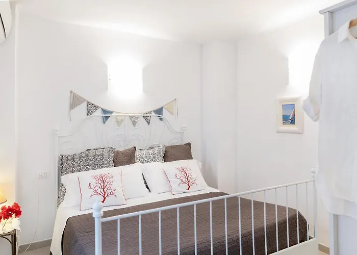 Pochi Passi Dal Mare *