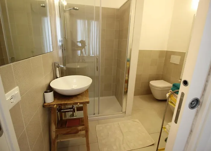 Pochi Passi Dal Mare *